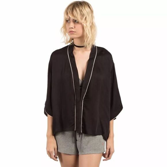 New. Volcom black kimono top. Small. Retails $129 - Picture 2 of 10